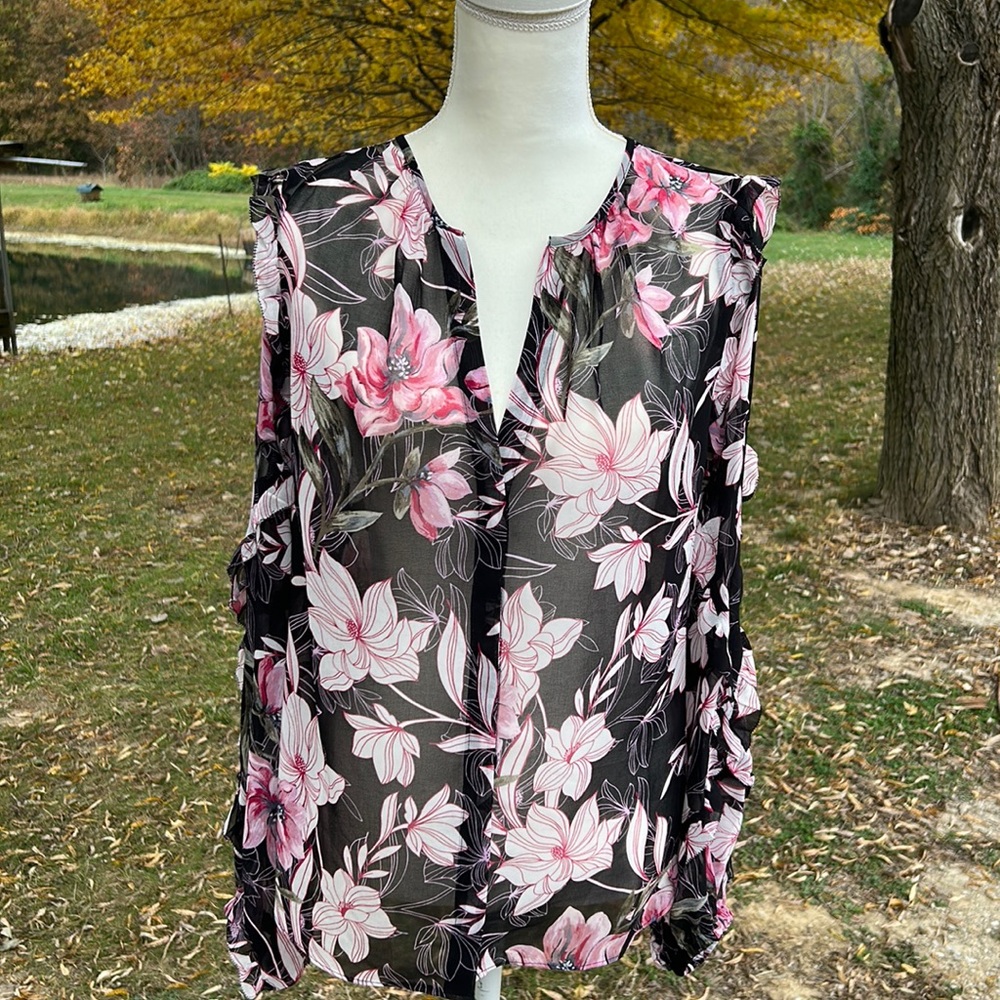 🔥NWOT WHBM Black Sheer Flowered Long Sleeve Vneck Cute Ruffle Detail on Sleeves